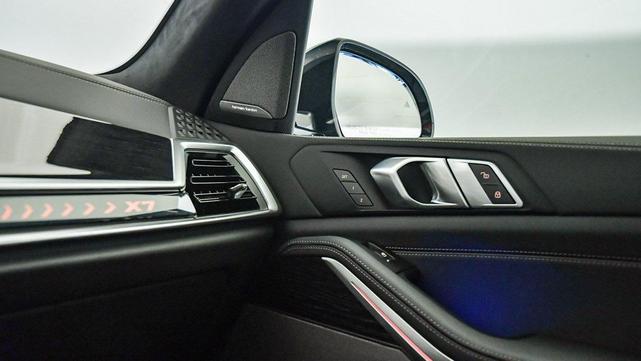 Photo of 2026 Brooklyn Grey Metallic BMW X7