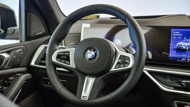 Photo of 2026 Brooklyn Grey Metallic BMW X7