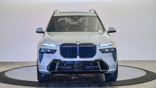 Photo of 2026 Brooklyn Grey Metallic BMW X7