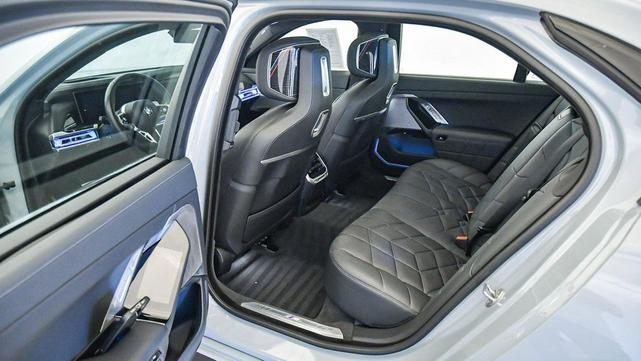 Photo of 2023 Brooklyn Grey Metallic BMW 740