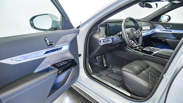 Photo of 2023 Brooklyn Grey Metallic BMW 740