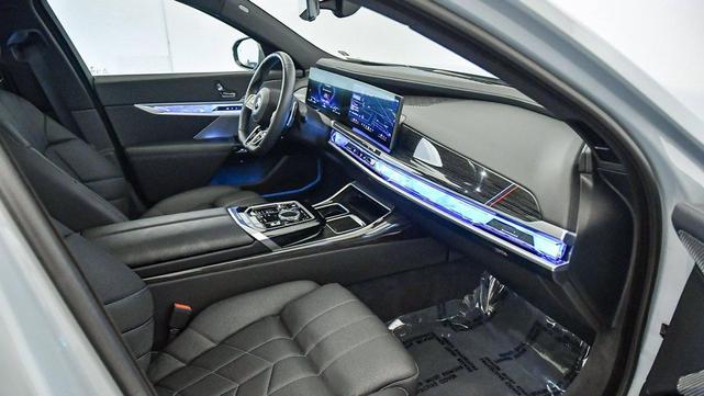 Photo of 2023 Brooklyn Grey Metallic BMW 740