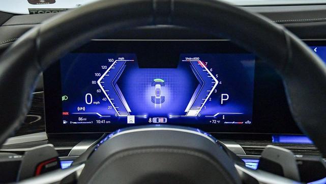 Photo of 2023 Brooklyn Grey Metallic BMW 740