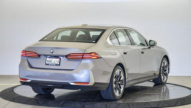 Photo of 2025 Oxide Grey Metallic BMW 530