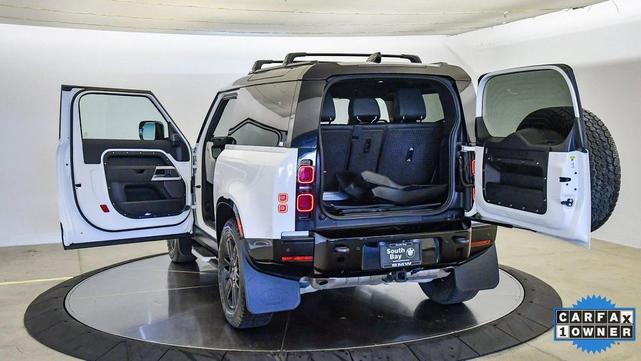 Photo of 2022 White Land Rover Defender