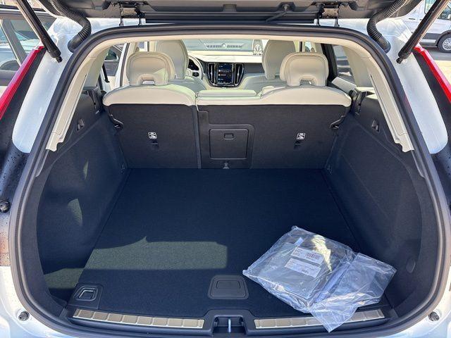 Photo of 2025 Crystal White Metallic Volvo XC60