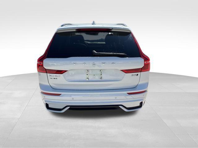 Photo of 2025 Crystal White Metallic Volvo XC60