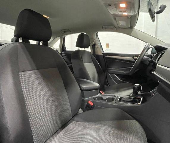 Photo of 2021 Platinum Gray Metallic Volkswagen Jetta