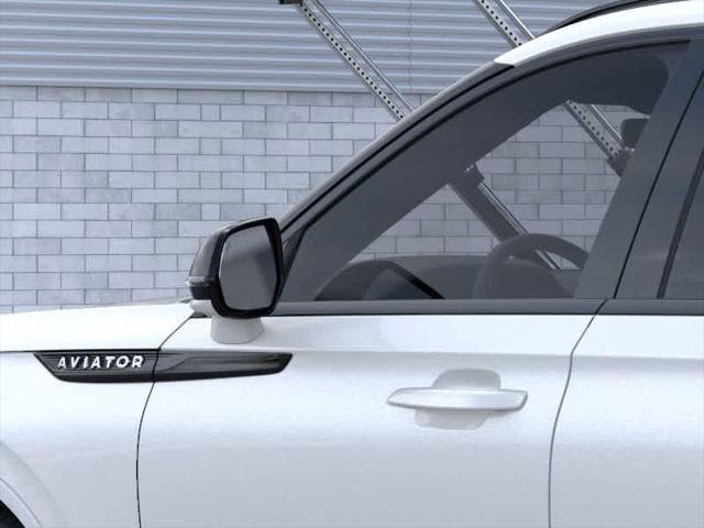 Photo of 2025 Pristine White Metallic Tri-Coat Lincoln Aviator
