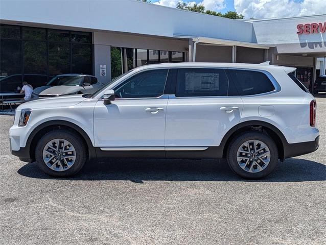 Photo of 2025 Glacial White Pearl Kia Telluride