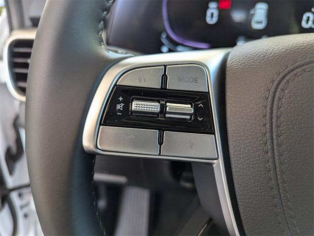 Photo of 2025 Glacial White Pearl Kia Telluride