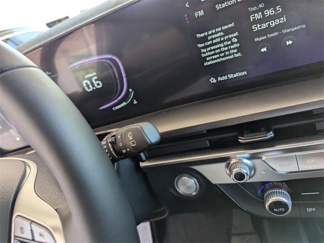Photo of 2025 Glacial White Pearl Kia Telluride