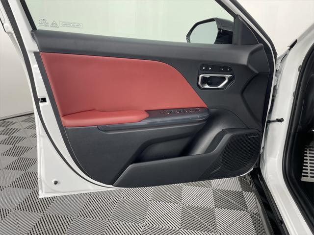 Photo of 2025 Snow White Pearl Kia K4