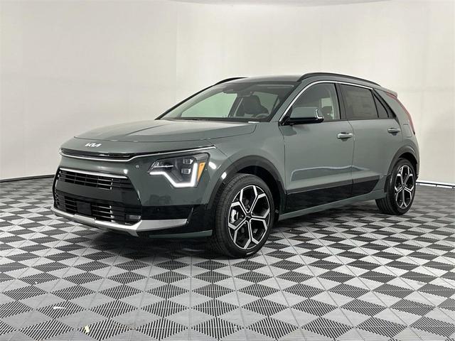 Photo of 2025 Cityscape Green Kia Niro