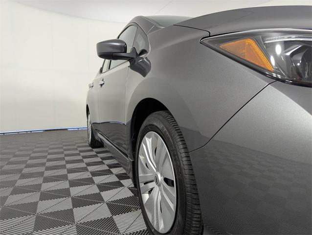 Photo of 2024 Gun Metallic Nissan Leaf