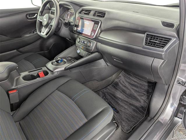 Photo of 2024 Gun Metallic Nissan Leaf
