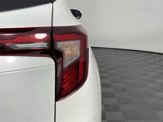 Photo of 2025 Snow White Pearl Kia Seltos