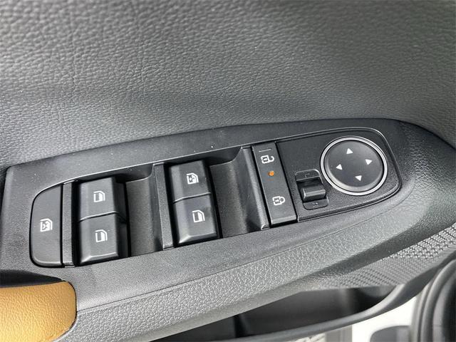 Photo of 2025 Snow White Pearl Kia Seltos