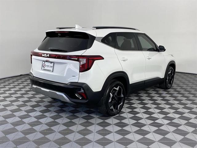 Photo of 2025 Snow White Pearl Kia Seltos