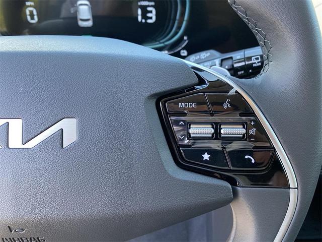Photo of 2025 Bluee Kia Niro