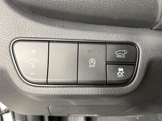 Photo of 2025 Snow White Pearl Kia Seltos