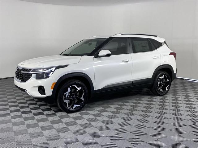 Photo of 2025 Snow White Pearl Kia Seltos