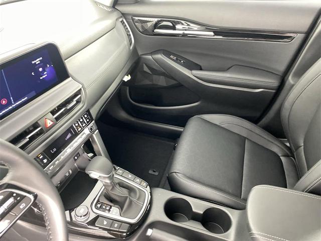 Photo of 2025 Snow White Pearl Kia Seltos
