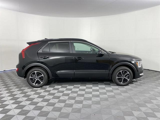 Photo of 2025 Aurora Black Pearl Kia Niro