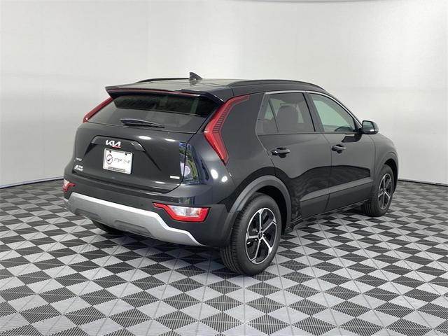 Photo of 2025 Aurora Black Pearl Kia Niro