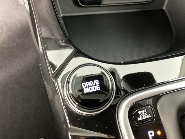 Photo of 2025 Snow White Pearl Kia Seltos