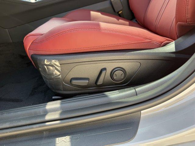 Photo of 2025 Wolf Gray Kia K5