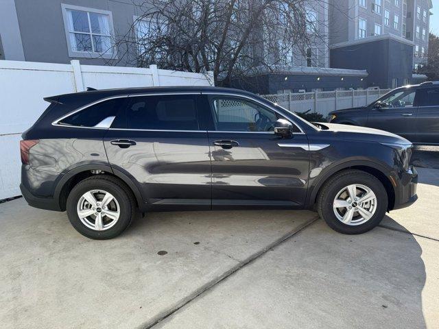 Photo of 2025 Metal Kia Sorento