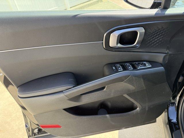 Photo of 2025 Ebony Black Kia Sorento