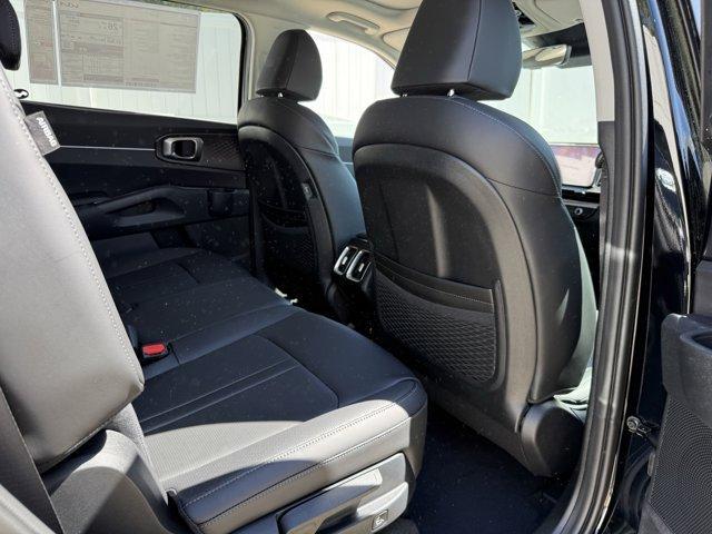 Photo of 2025 Ebony Black Kia Sorento