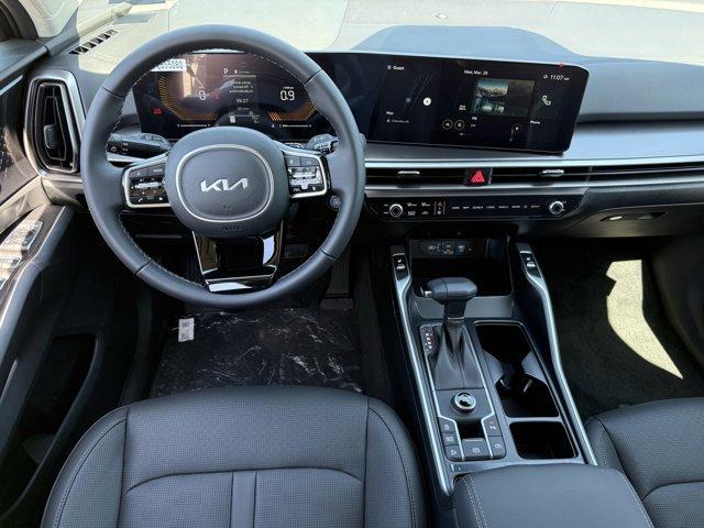 Photo of 2025 Ebony Black Kia Sorento