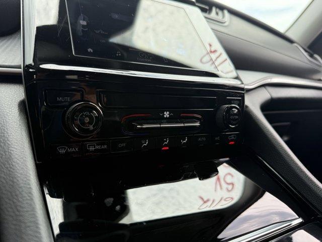 Photo of 2023 Bright White Clearcoat Jeep Grand Cherokee L