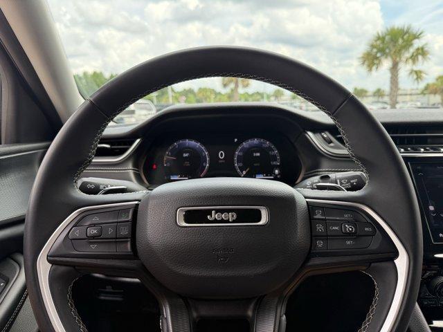 Photo of 2023 Bright White Clearcoat Jeep Grand Cherokee L