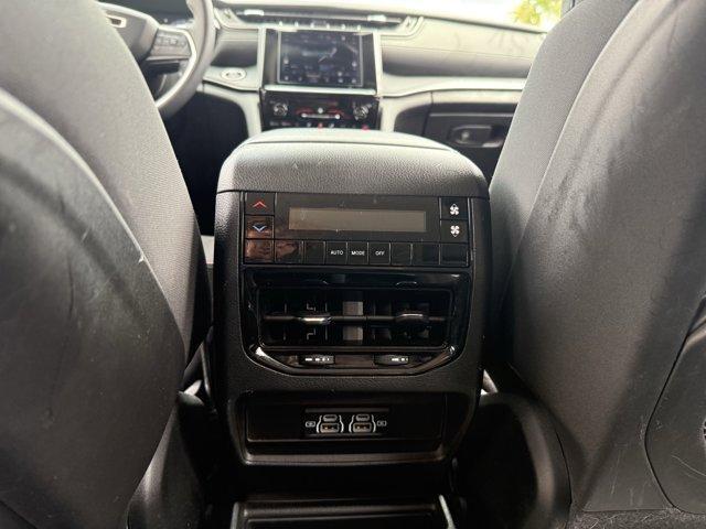 Photo of 2023 Bright White Clearcoat Jeep Grand Cherokee L