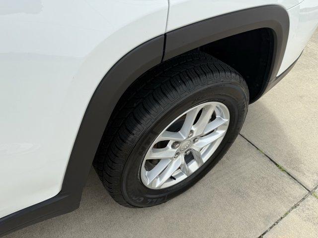 Photo of 2023 Bright White Clearcoat Jeep Grand Cherokee L