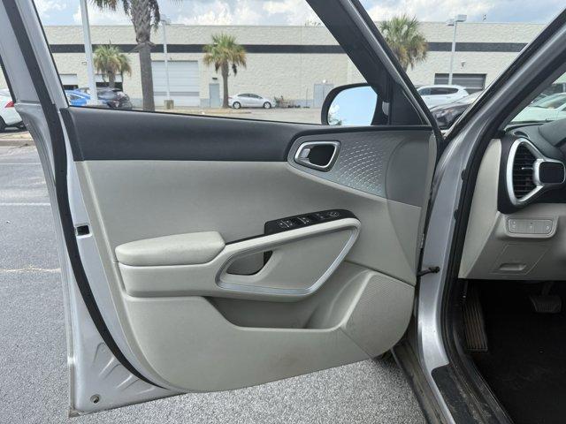 Photo of 2020 Sparkling Silver Kia Soul