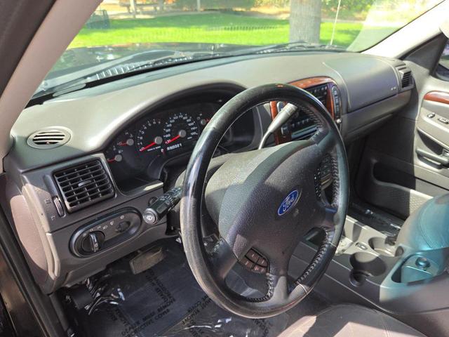 Photo of 2003 Black Clearcoat Ford Explorer Sport