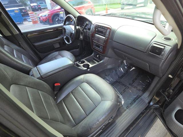 Photo of 2003 Black Clearcoat Ford Explorer Sport