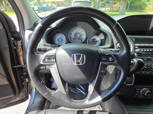 Photo of 2013 Polished Metal Metallic Honda Pilot