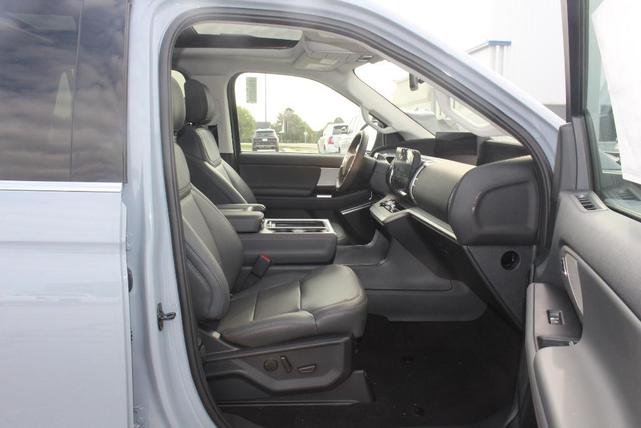 Photo of 2025 Glacier Gray Metallic Ford Expedition Max