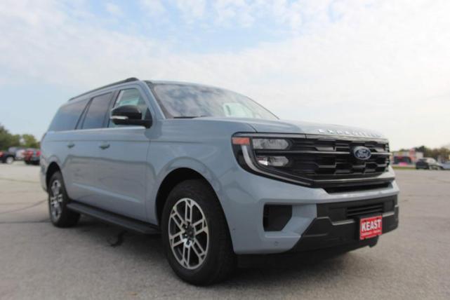 Photo of 2025 Glacier Gray Metallic Ford Expedition Max