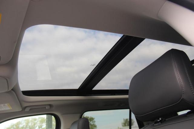 Photo of 2025 Glacier Gray Metallic Ford Expedition Max