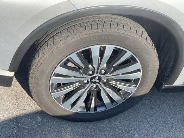 Photo of 2020 Alloy Silver Metallic Mitsubishi Outlander