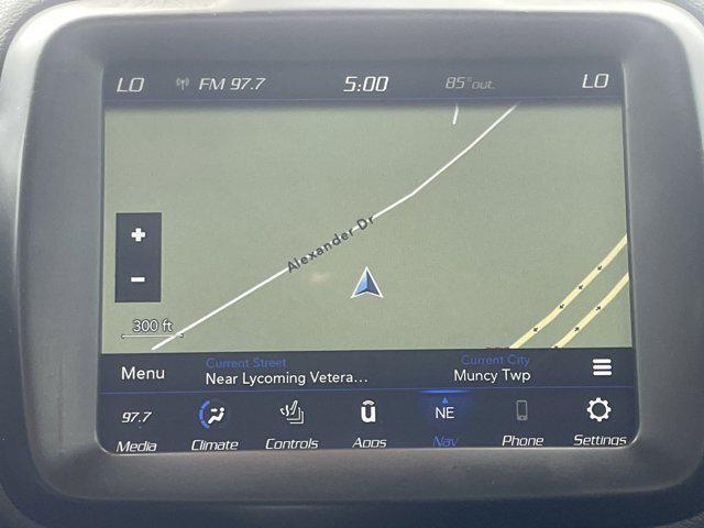 Photo of 2022 Alpine White Clearcoat Jeep Renegade