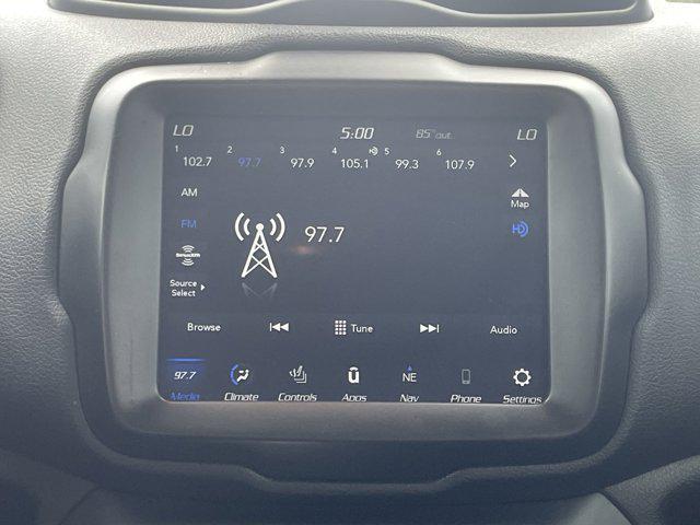 Photo of 2022 Alpine White Clearcoat Jeep Renegade