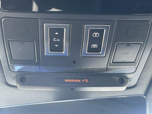Photo of 2024 Fuji White Land Rover Defender